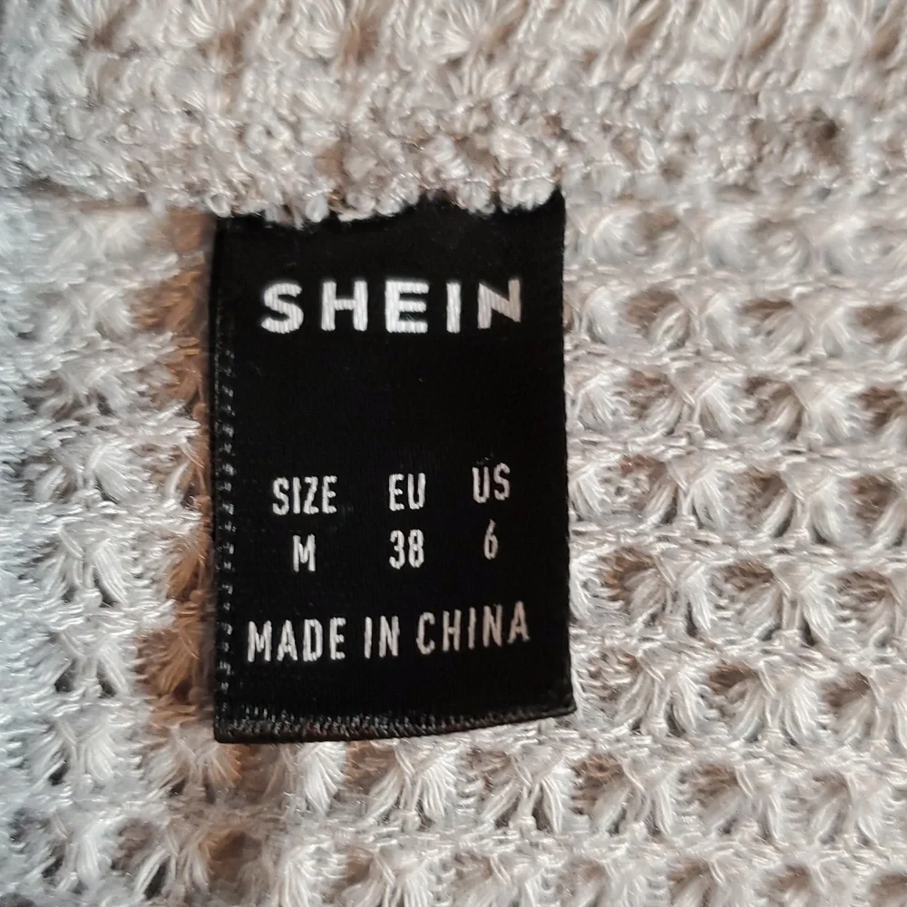 SHEIN Light Gray Waffle Knit Textured Long Sleeve Crop Top Size M - Picture 2 of 8